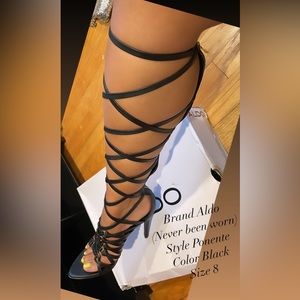 Also ‼️Never been worn ‼️